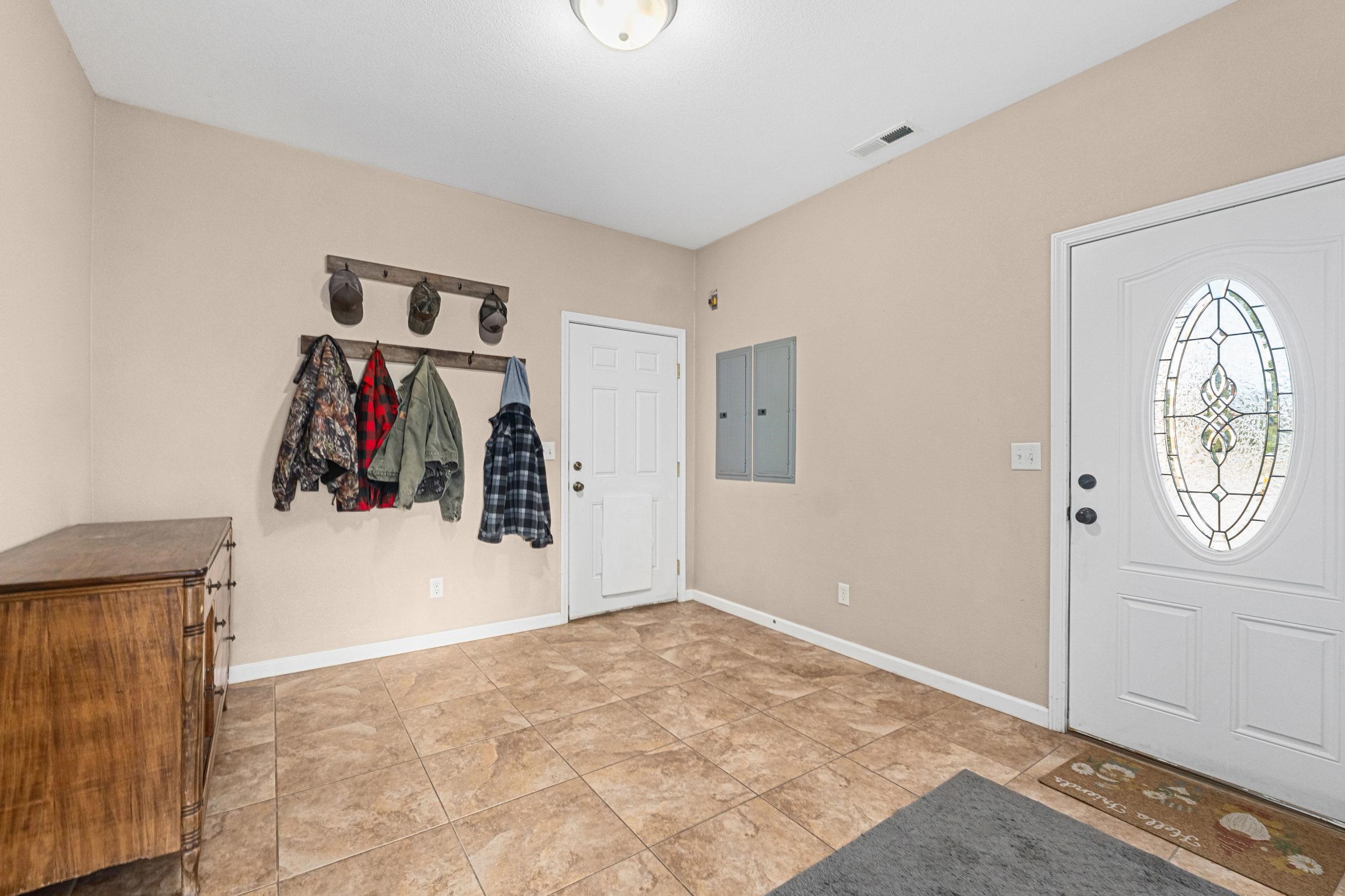102 Couture Way Ione, WA 99139 - Photo 3 of 48