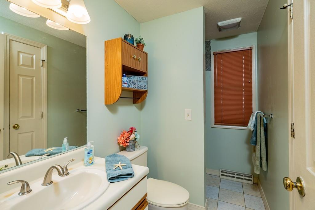 86 Castle Street Springfield, MA 01118 - Photo 8 of 28