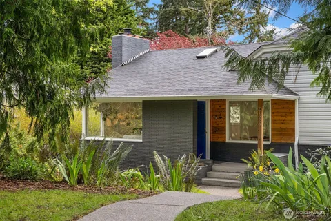 $899,000 | 21625 92nd Avenue West, Edmonds, WA 98026