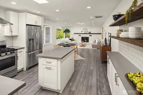 $899,000 | 21625 92nd Avenue West, Edmonds, WA 98026