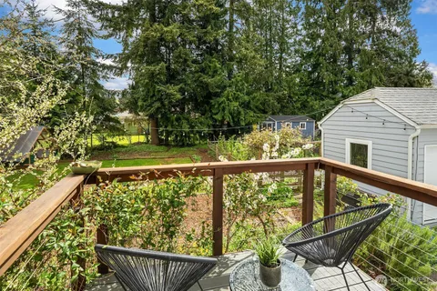 $899,000 | 21625 92nd Avenue West, Edmonds, WA 98026