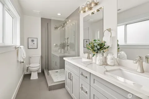 $899,000 | 21625 92nd Avenue West, Edmonds, WA 98026