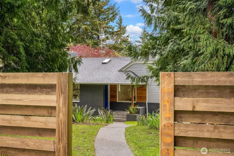$899,000 | 21625 92nd Avenue West, Edmonds, WA 98026