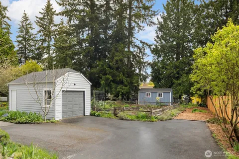 $899,000 | 21625 92nd Avenue West, Edmonds, WA 98026