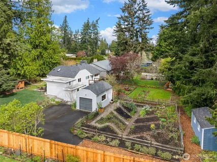 $899,000 | 21625 92nd Avenue West, Edmonds, WA 98026