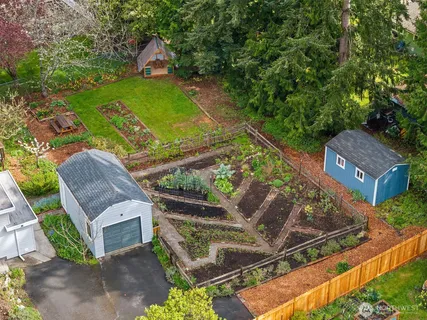 $899,000 | 21625 92nd Avenue West, Edmonds, WA 98026