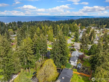 $899,000 | 21625 92nd Avenue West, Edmonds, WA 98026
