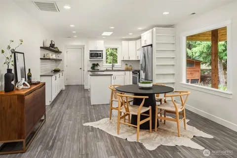 $899,000 | 21625 92nd Avenue West, Edmonds, WA 98026