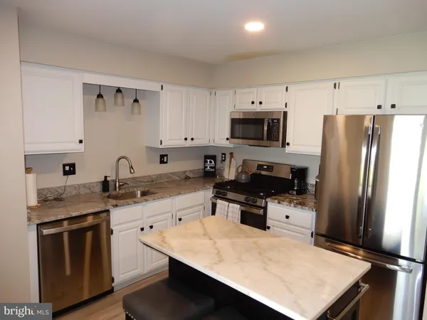 $439,900 | 72 Greenridge Circle, Newtown, PA 18940