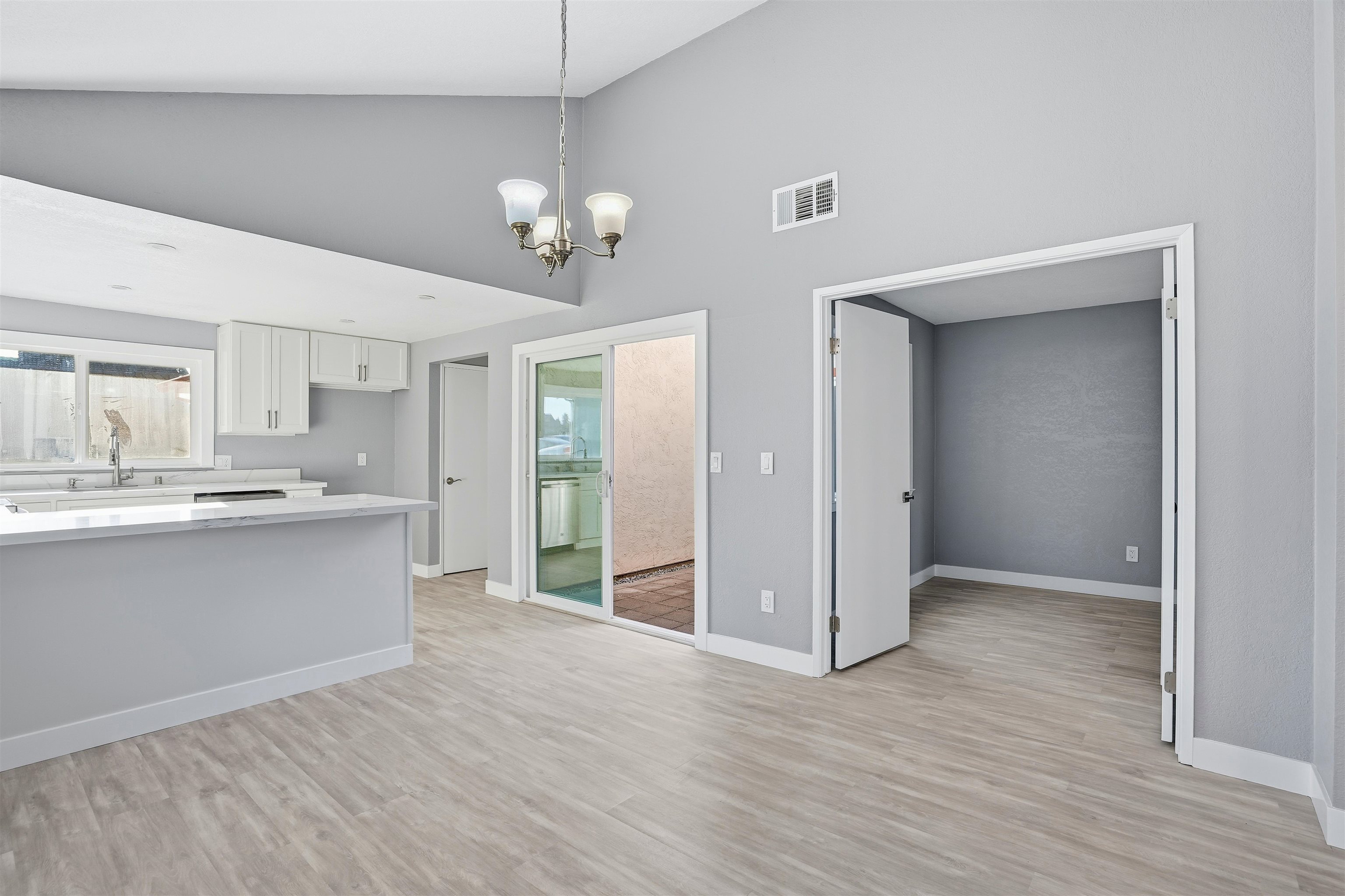 834 Coral Ridge Circle Rodeo, CA 94572 - Photo 12 of 32