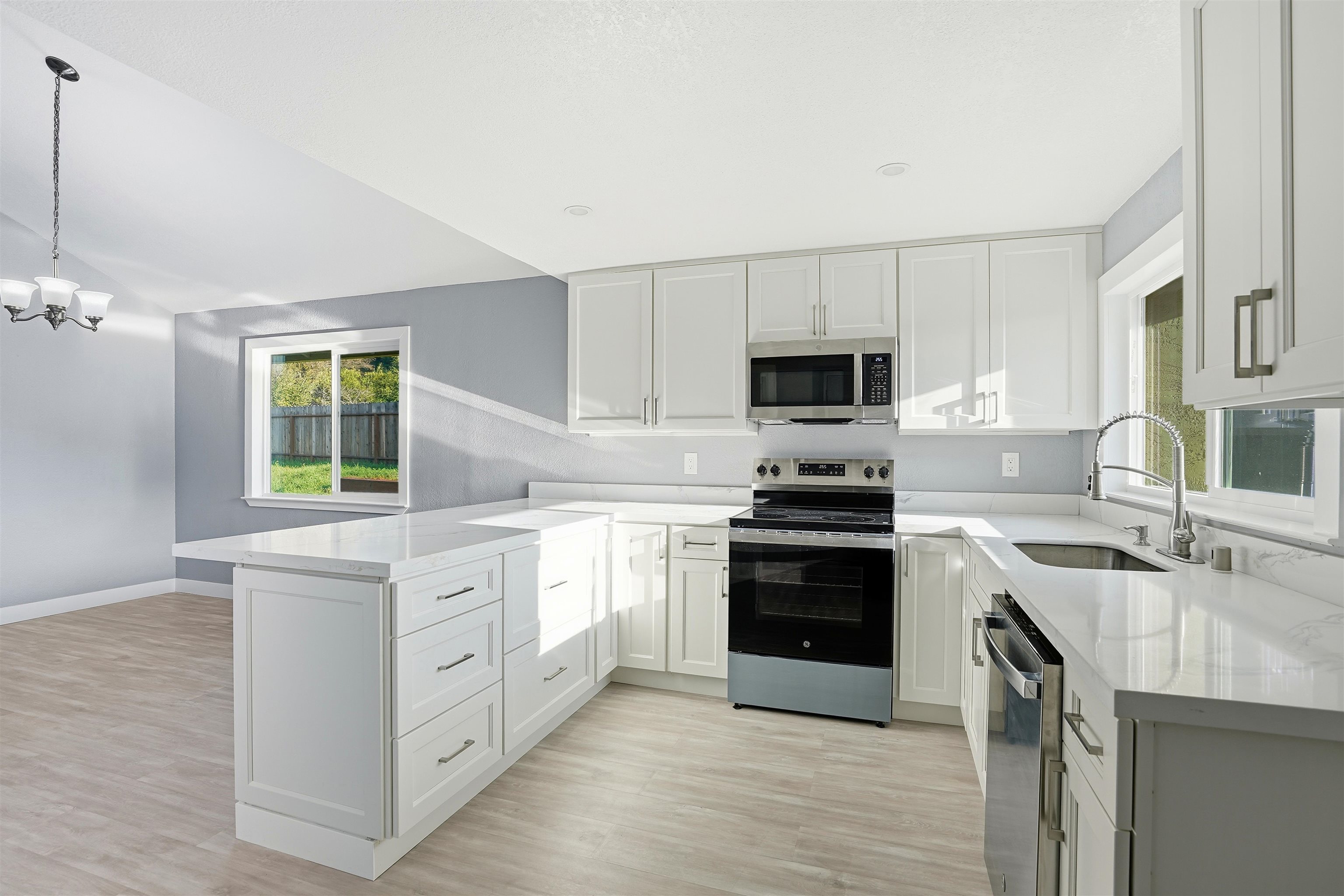 834 Coral Ridge Circle Rodeo, CA 94572 - Photo 8 of 32