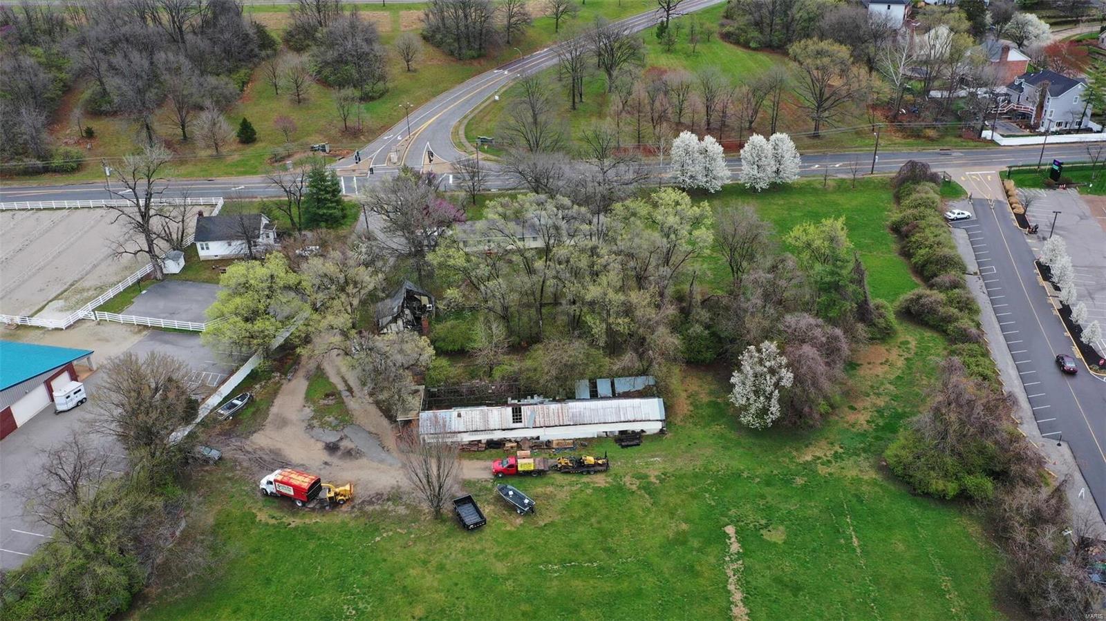 523 Weidman Road Ballwin, MO 63011 - Photo 9 of 28