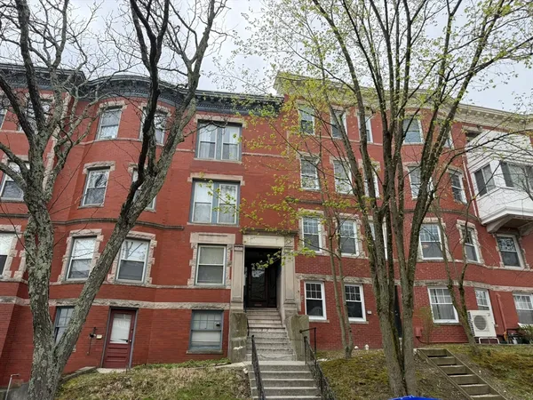 $4,200 | 96 Winthrop Road, Unit 2, Brookline, MA 02445