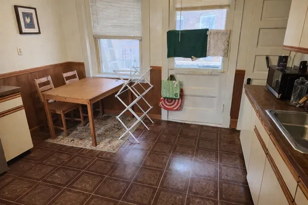 $4,200 | 96 Winthrop Road, Unit 2, Brookline, MA 02445