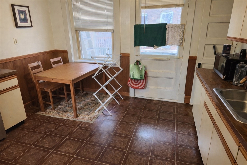96 Winthrop Road, Unit 2 Brookline, MA 02445 - Photo 8 of 9