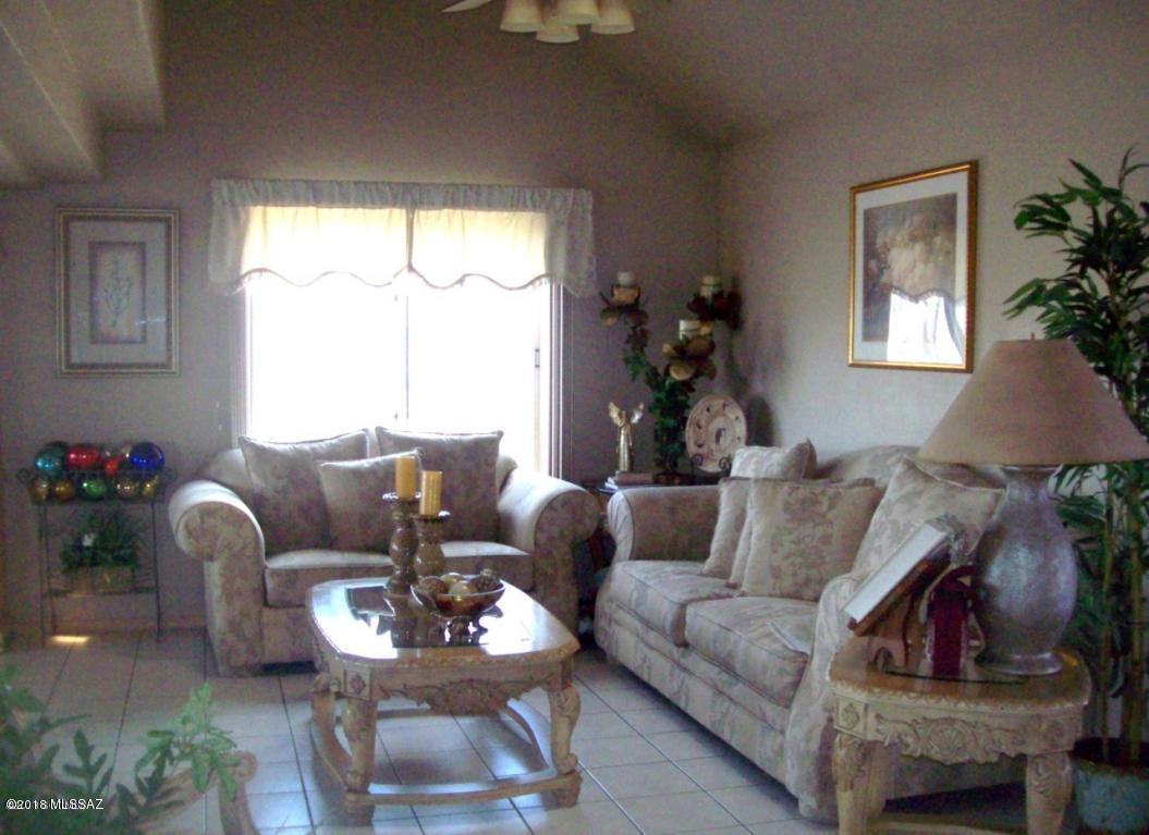 84 Paraiso Court Rio Rico, AZ 85648 - Photo 3 of 18 Gallery Image 3