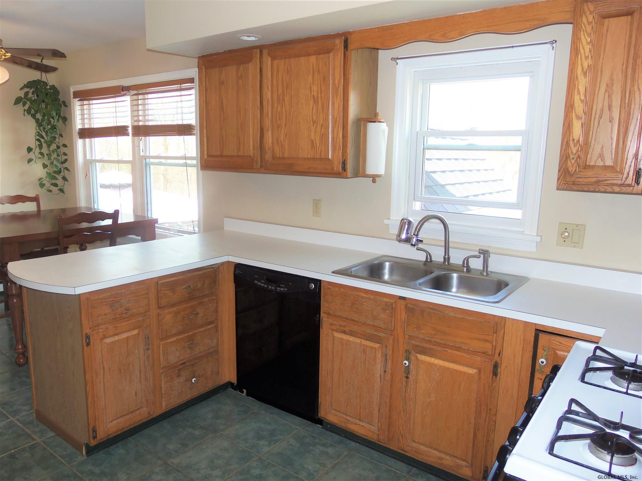 96 A Clamsteam Road Halfmoon, NY 12065 - Photo 5 of 28 Photo 5