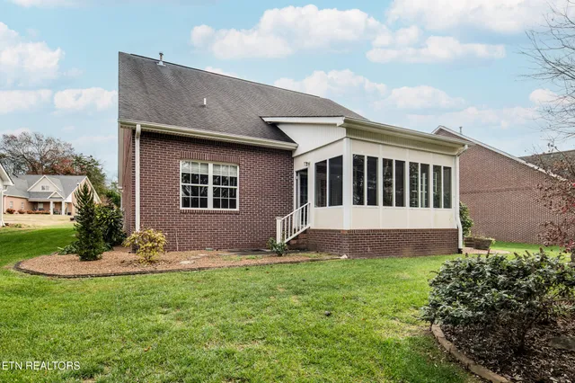 $525,000 | 121 Meridian Way, Clinton, TN 37716