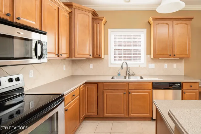 $525,000 | 121 Meridian Way, Clinton, TN 37716