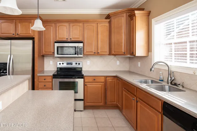 $525,000 | 121 Meridian Way, Clinton, TN 37716