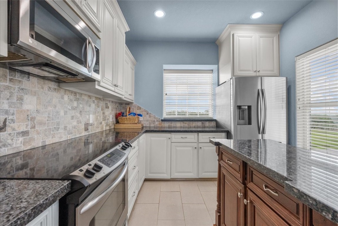 211 Tuna Run Freeport, TX 77541 - Photo 18 of 48