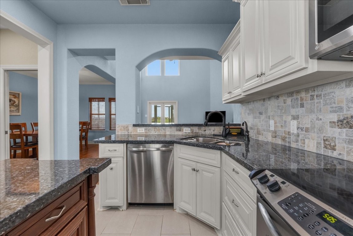 211 Tuna Run Freeport, TX 77541 - Photo 20 of 48