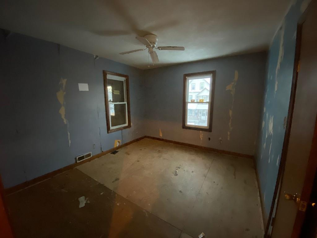 296 Dickinson Street Springfield, MA 01108 - Photo 11 of 26 Gallery Image 11