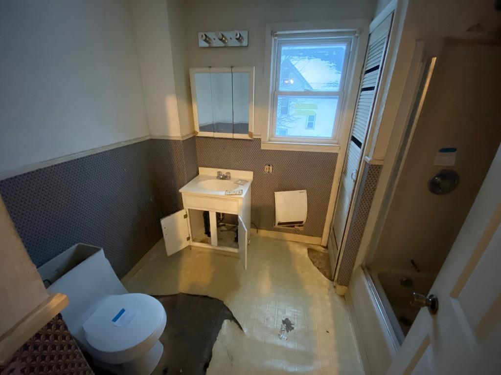 296 Dickinson Street Springfield, MA 01108 - Photo 20 of 26 Gallery Image 20