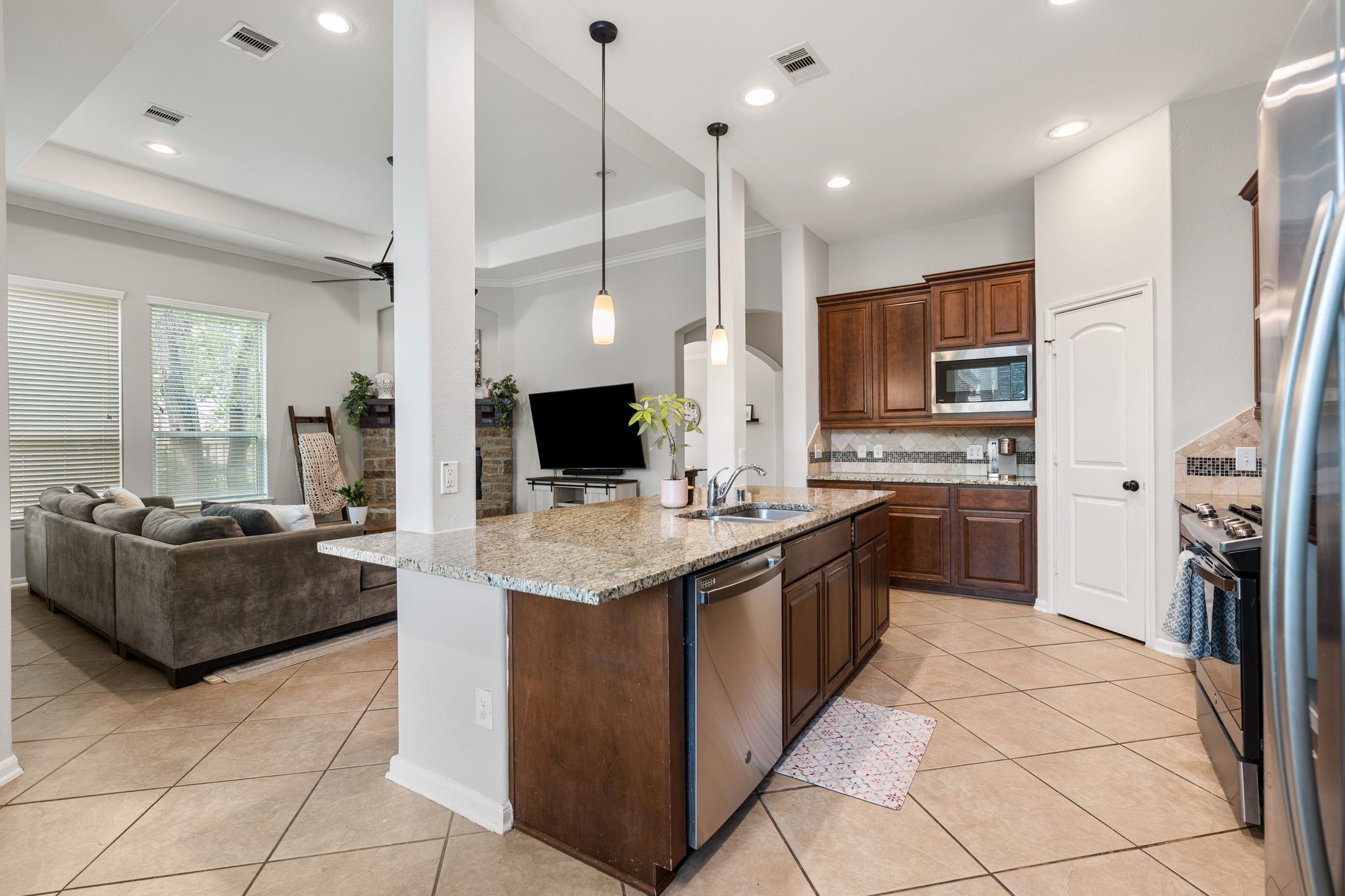 35 Nagshead Place Spring, TX 77389 - Photo 11 of 40