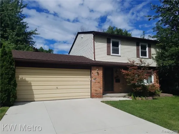 $2,400 | 311 Woodlawn Avenue, Royal Oak, MI 48073