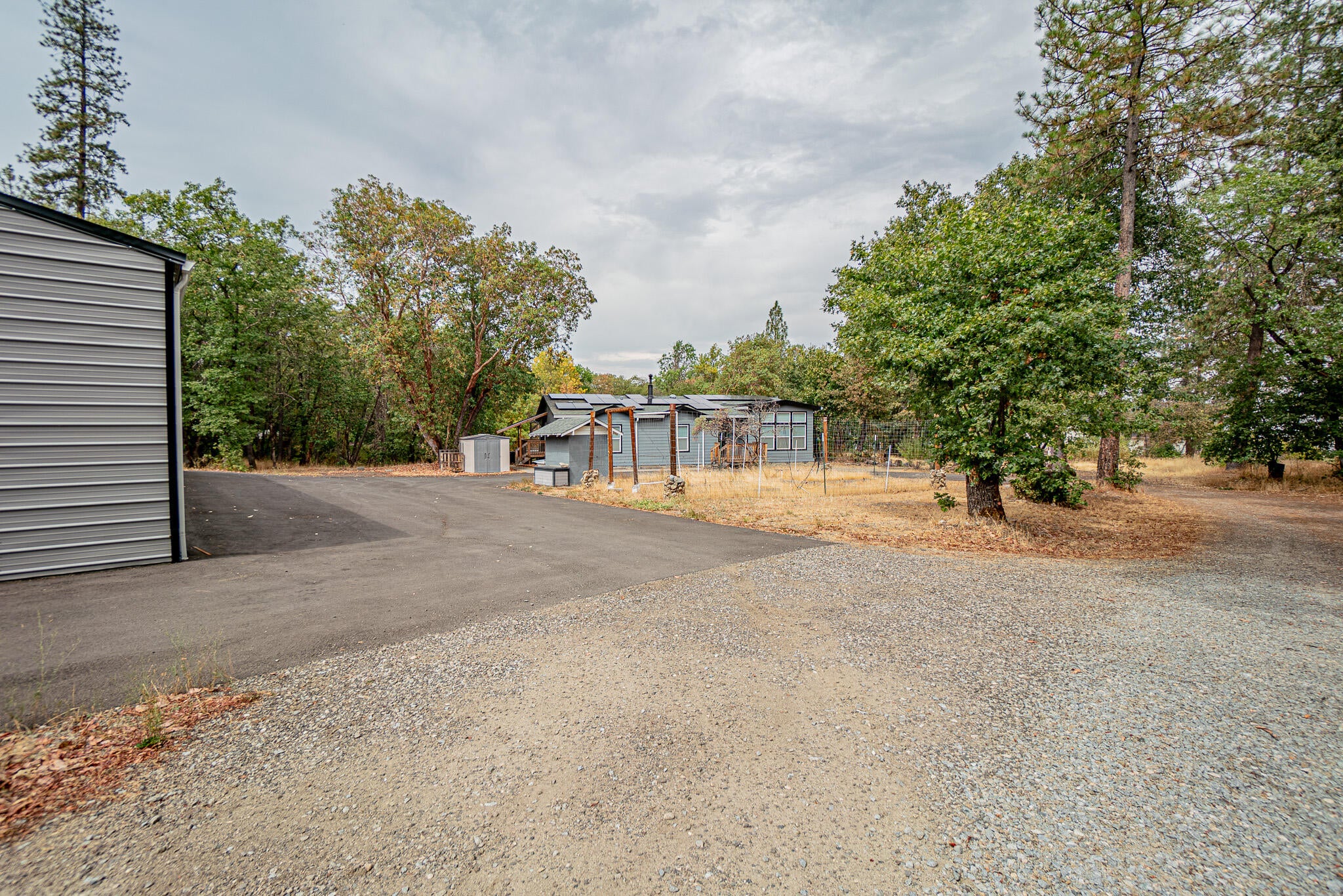 4782 Old Stage Road Central Point, OR 97502 - Photo 32 of 43 DSC01646-HDR