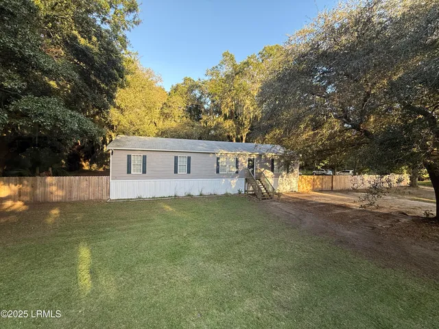 $275,000 | 97 State Rd S-7-165, St. Helena Island, SC 29920