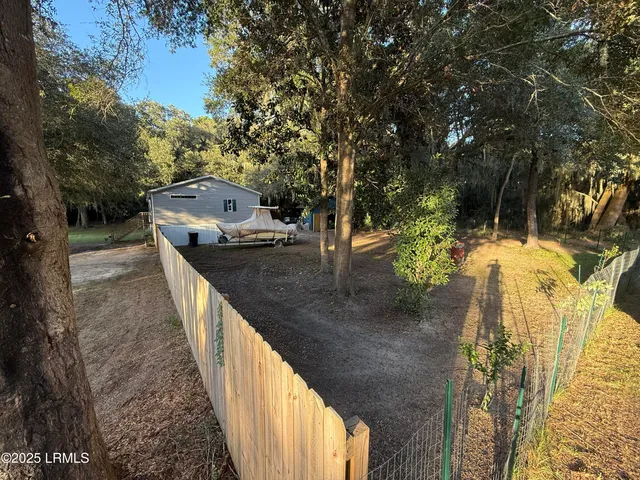 $275,000 | 97 State Rd S-7-165, St. Helena Island, SC 29920