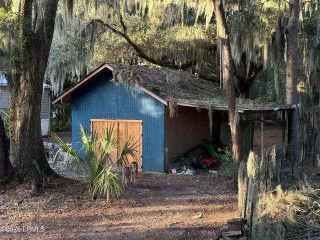 $275,000 | 97 State Rd S-7-165, St. Helena Island, SC 29920