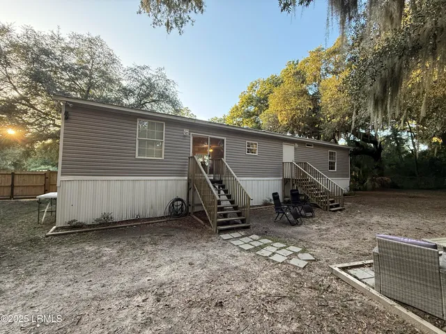 $275,000 | 97 State Rd S-7-165, St. Helena Island, SC 29920