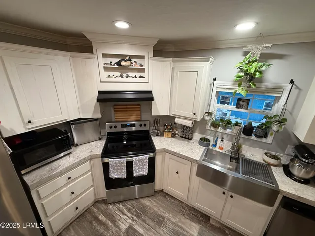 $275,000 | 97 State Rd S-7-165, St. Helena Island, SC 29920