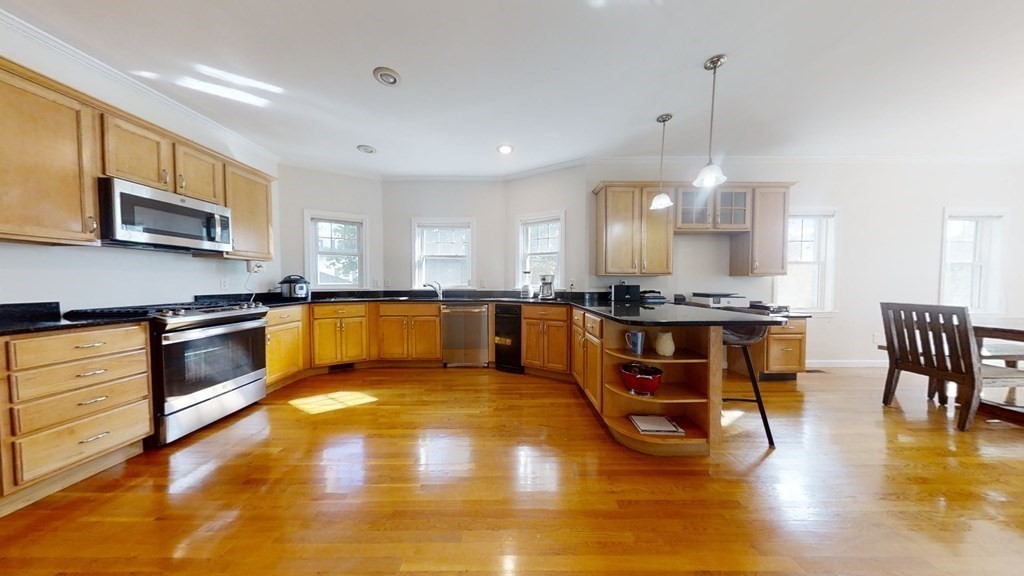 35 Upland Road, Unit 35 Watertown, MA 02472 - Photo 6 of 18 Gallery Image 6