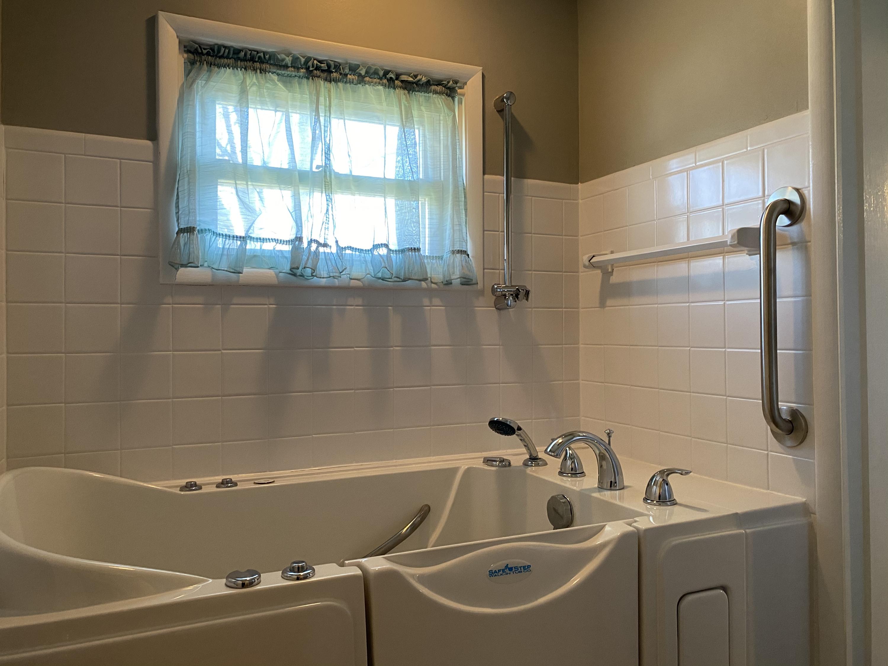 3016 Walnoaks Road Knoxville, TN 37921 - Photo 13 of 28 AA839A1C-AA27-402C-BFED-249026280BBF