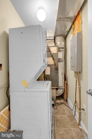 a view of utility room