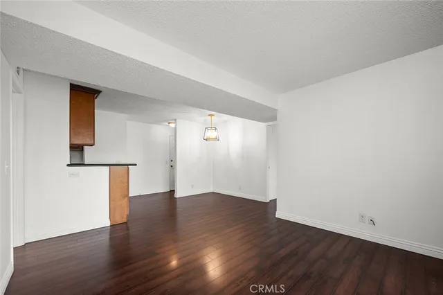 $475,000 | 2507 East 15th Street, Unit 204, Long Beach, CA 90804