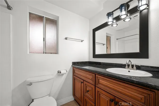 $475,000 | 2507 East 15th Street, Unit 204, Long Beach, CA 90804