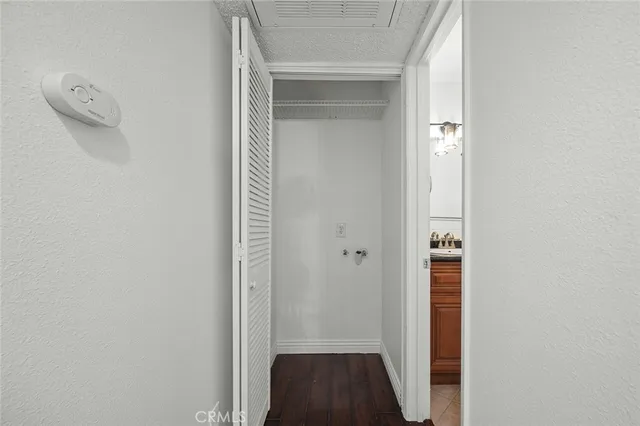 $475,000 | 2507 East 15th Street, Unit 204, Long Beach, CA 90804