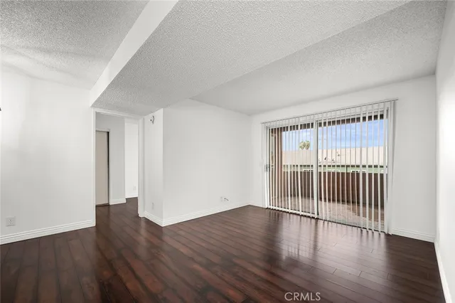 $475,000 | 2507 East 15th Street, Unit 204, Long Beach, CA 90804