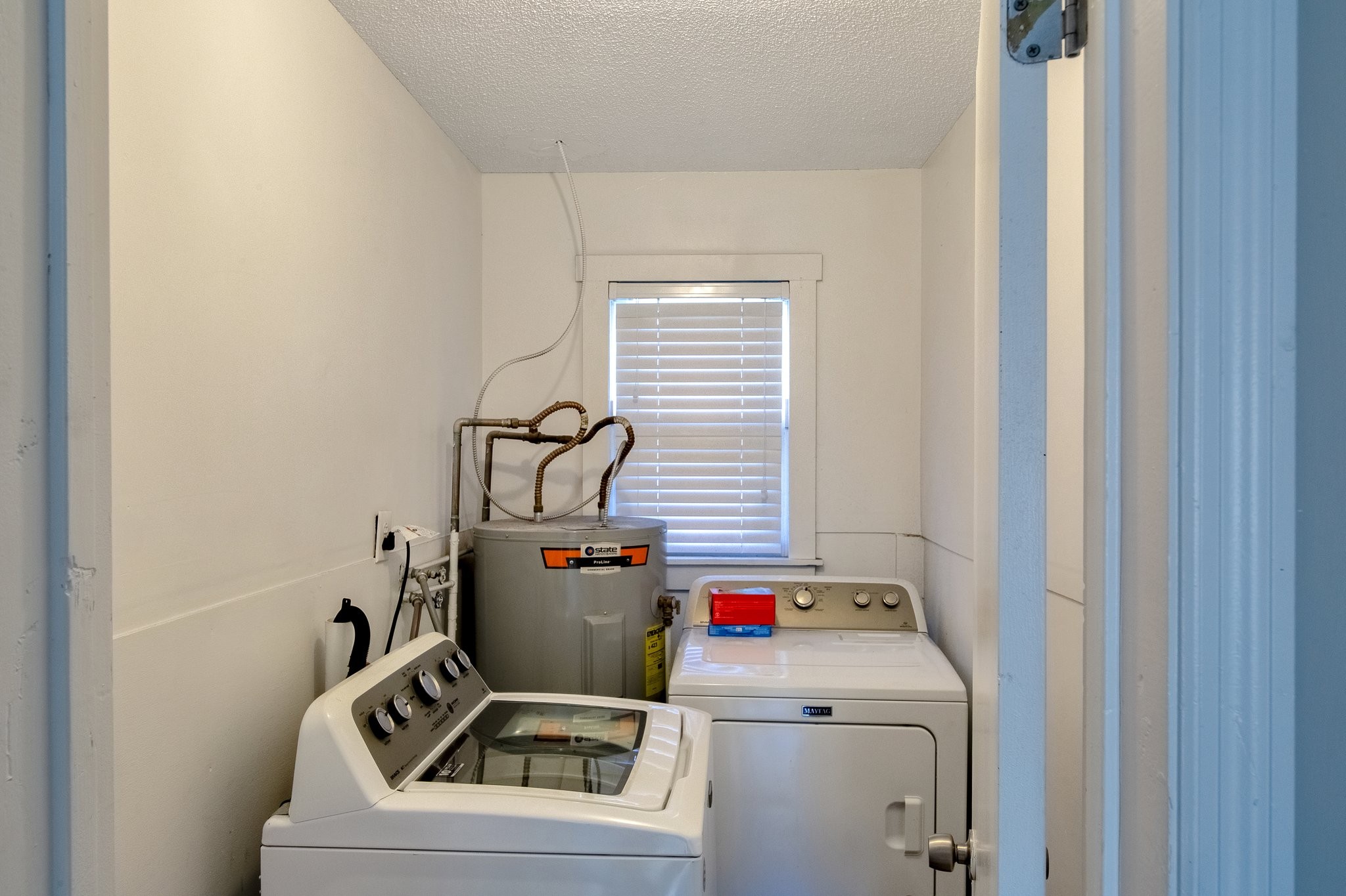12252 Karo Road Bell Buckle, TN 37020 - Photo 20 of 25 a utility room with dryer and washer