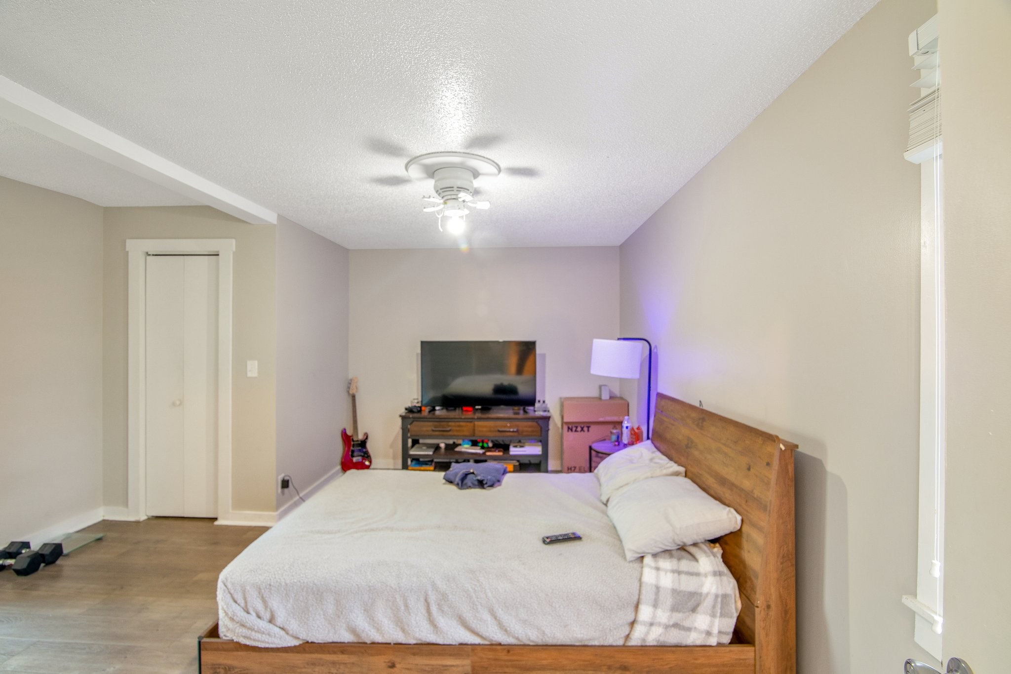 12252 Karo Road Bell Buckle, TN 37020 - Photo 9 of 25 a bed room with a bed mirror and a chair