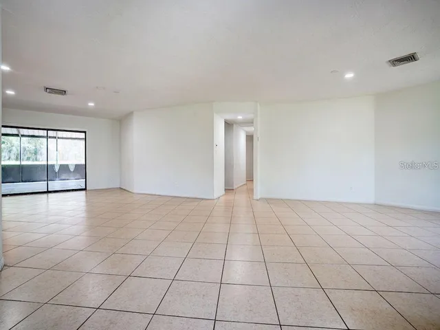 $2,200 | 5 Lakeview Drive, Haines City, FL 33844