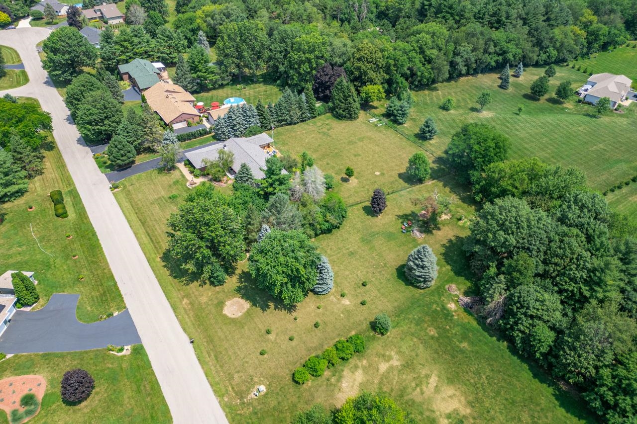 9655 Ramblin Ridge Road Belvidere, IL 61008 - Photo 4 of 55