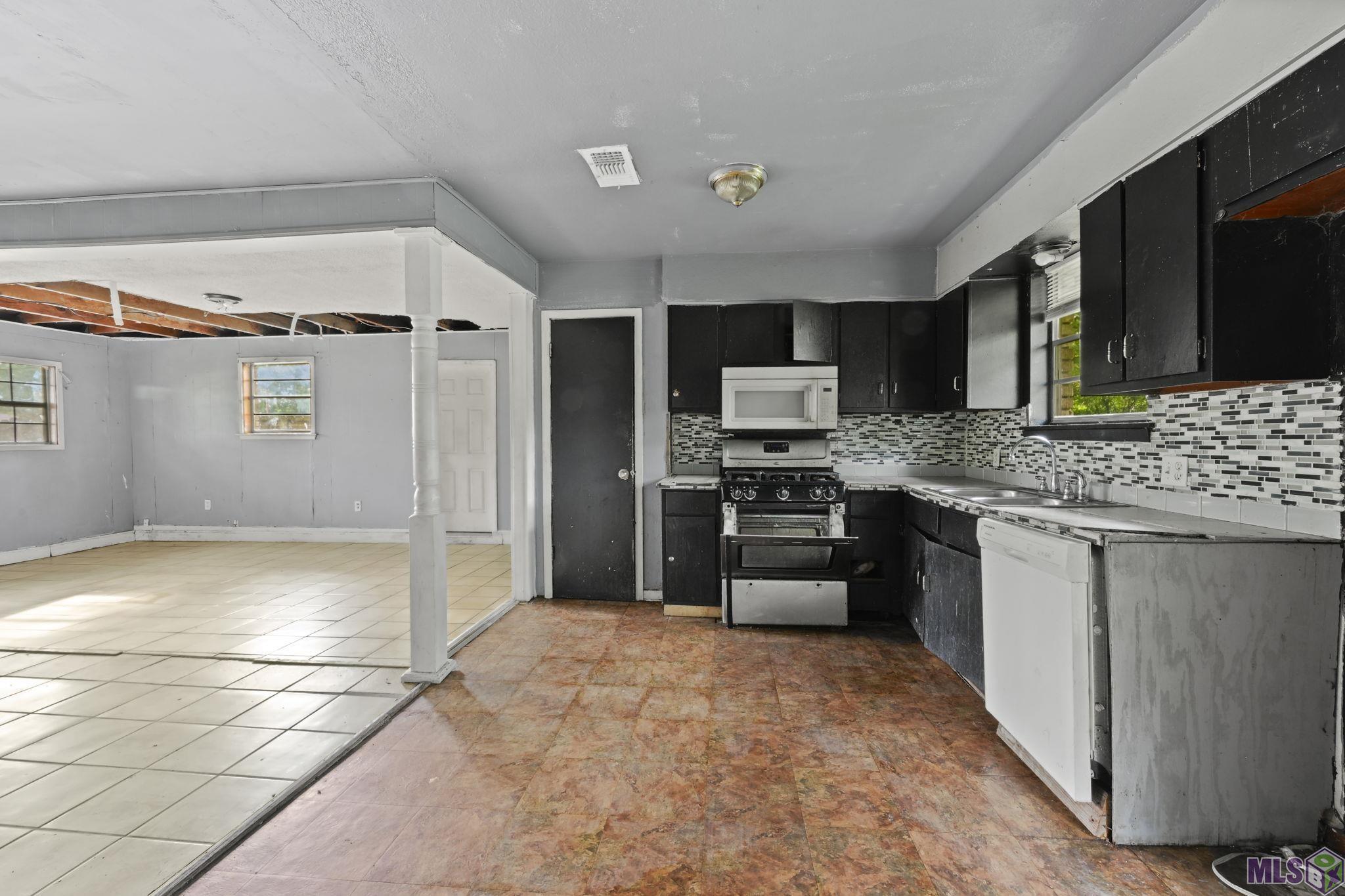 5830 Princess Court Baton Rouge, LA 70811 - Photo 7 of 15