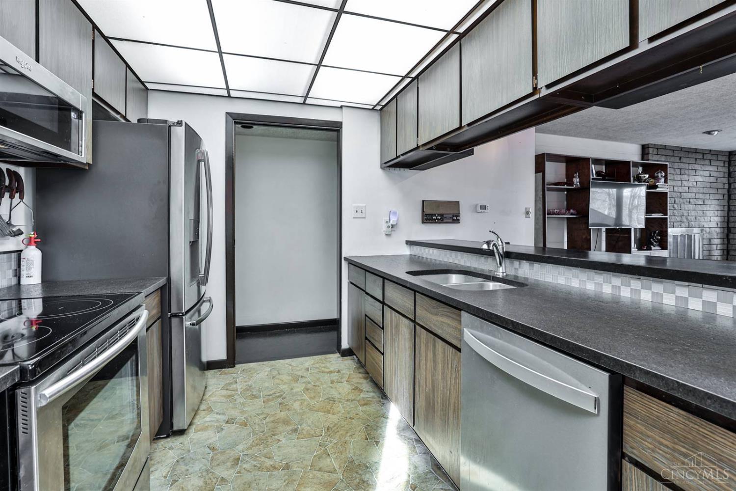 8288 Bridle Road Cincinnati, OH 45244 - Photo 17 of 60 Gallery Image 17