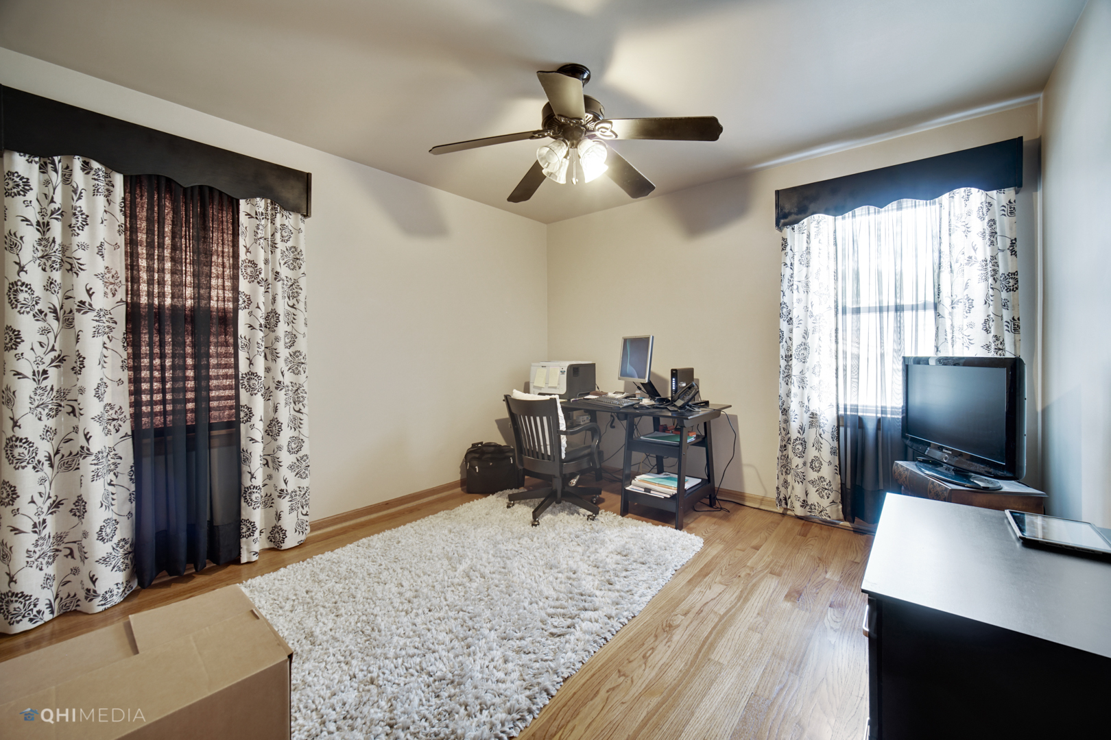 1730 Evergreen Road Homewood, IL 60430 - Photo 14 of 22 a workspace with furniture and a window